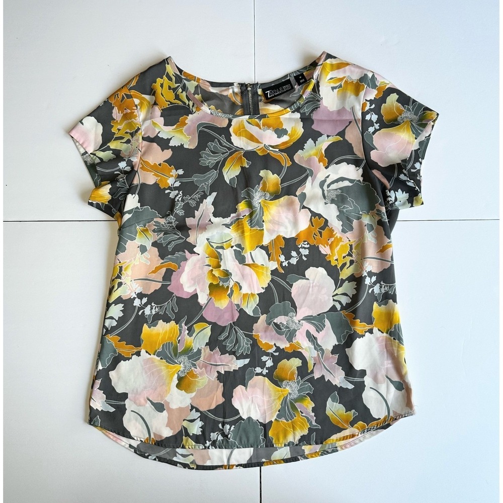 NY&Co 7th Avenue Blouse Womens Medium Floral Short Sleeve Back Zip Grey Yellow - Picture 2 of 13